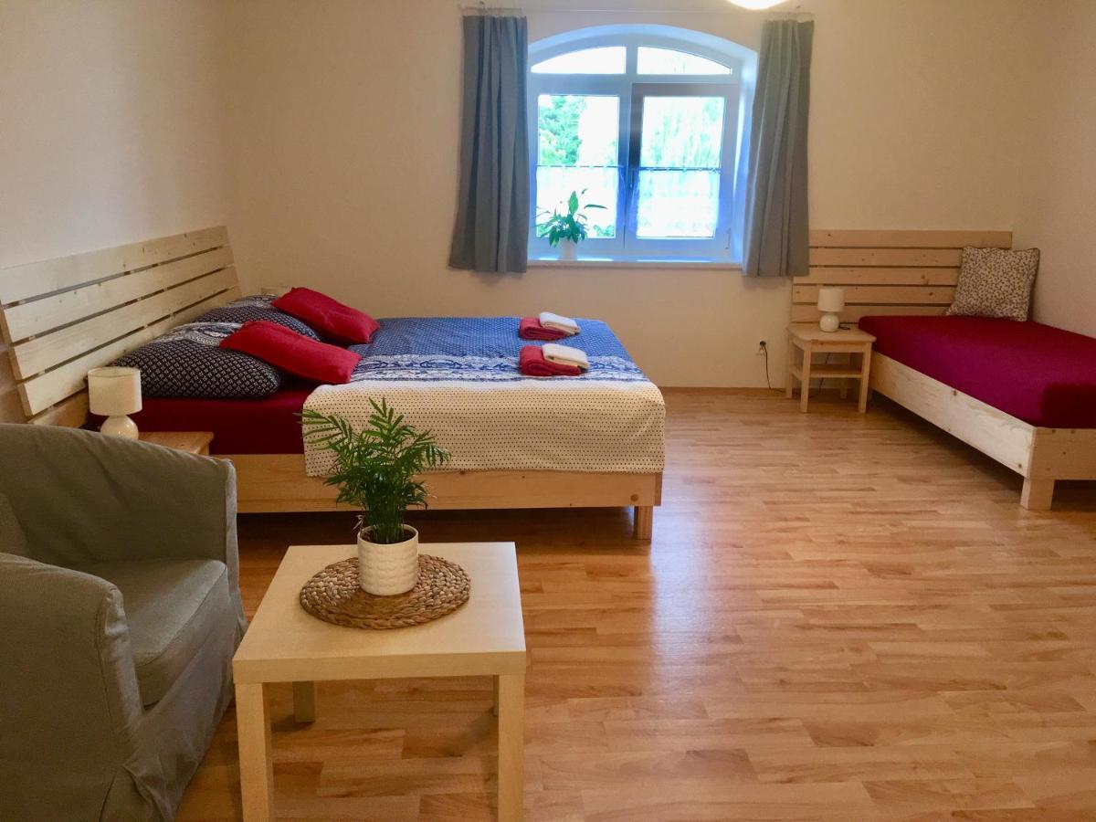 Apartmany A Ubytovani Mlynice Літовел Екстер'єр фото